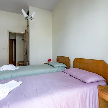 Guesthost - Spacious Apartmente Near The Beach! Viareggio