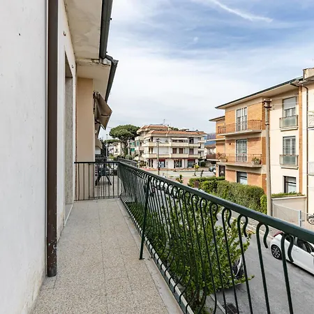 Apartment Guesthost - Spacious Apartmente Near The Beach! Viareggio
