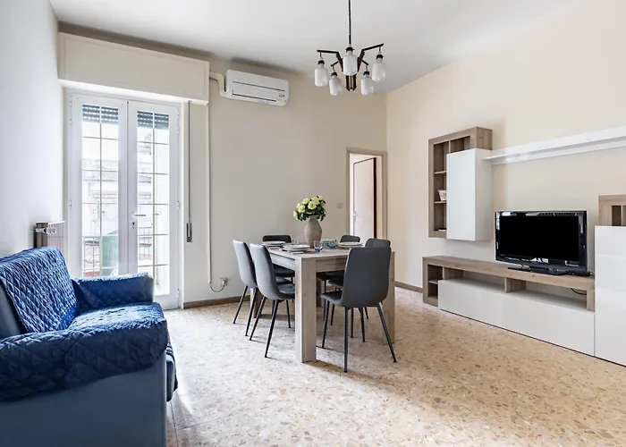 Apartment Guesthost - Spacious Apartmente Near The Beach! *