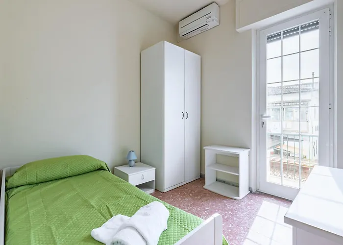 Apartment Guesthost - Spacious Apartmente Near The Beach!