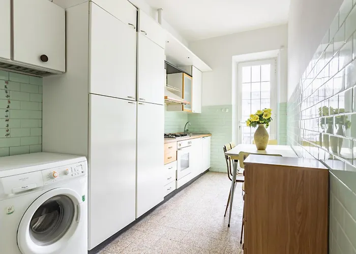 Guesthost - Spacious Apartmente Near The Beach! *